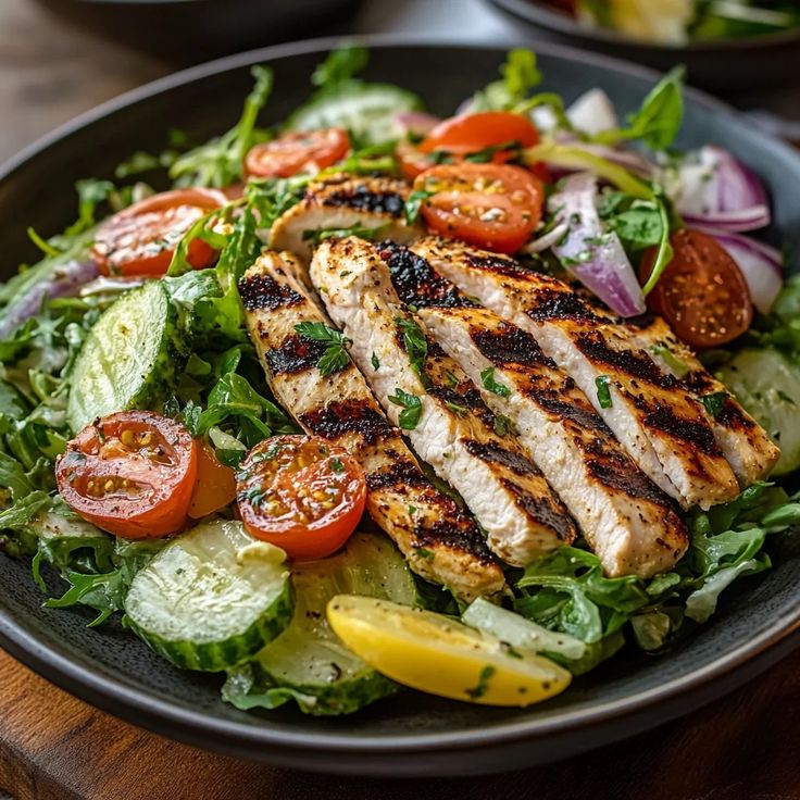 Izgara Tavuk Salata